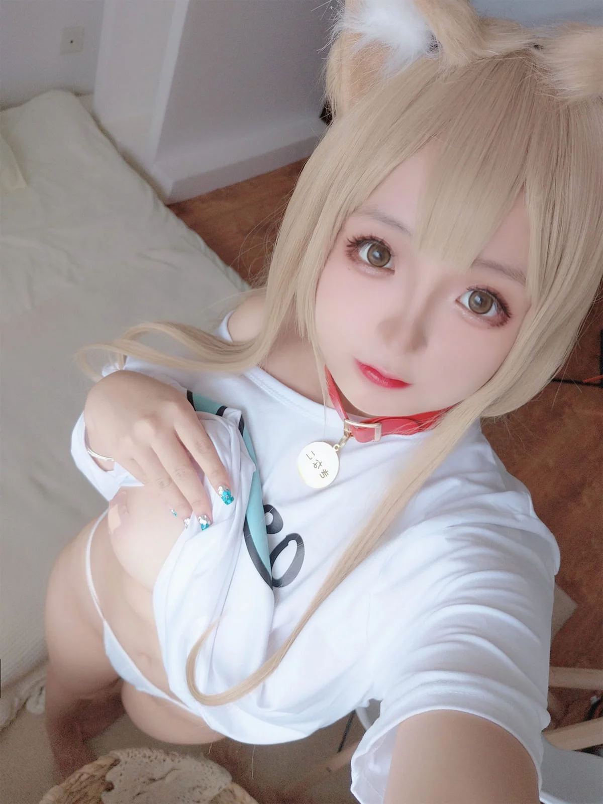 Cosplay美女日奈娇黄豆粉主题私房半脱性感白T露傲人豪乳遮点惹火诱惑写真159P