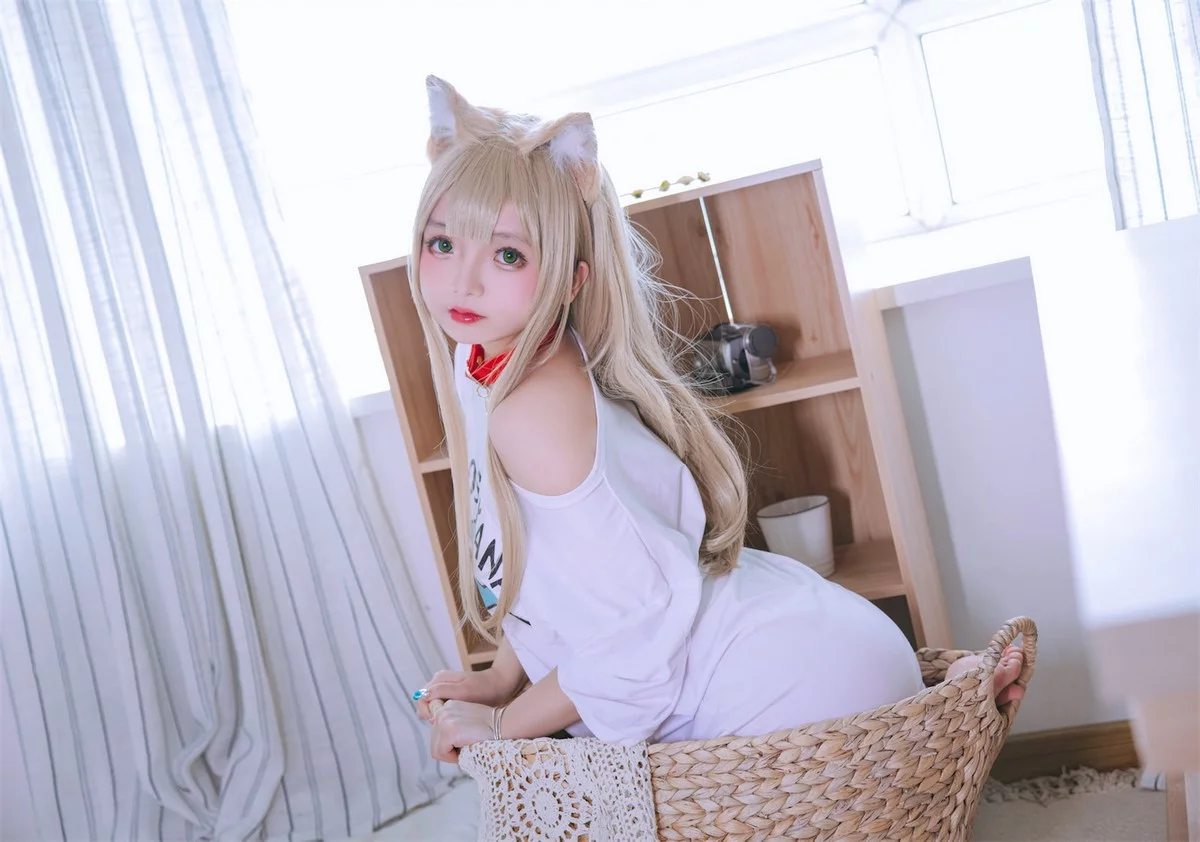 Cosplay美女日奈娇黄豆粉主题私房半脱性感白T露傲人豪乳遮点惹火诱惑写真159P