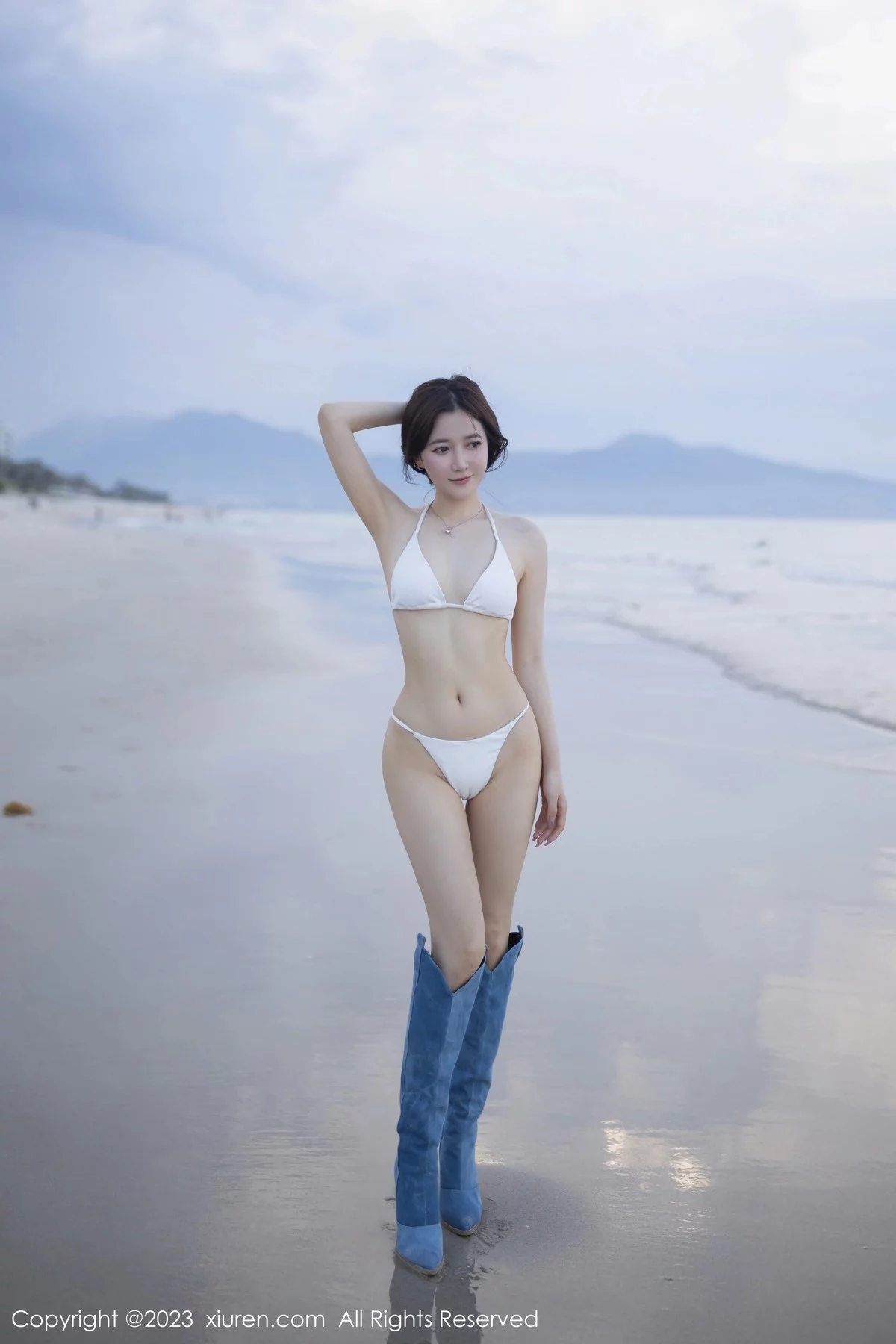 XiuRen第6852期_模特鱼子酱Fish海边性感白色比基尼服秀婀娜动人身段诱惑写真80P