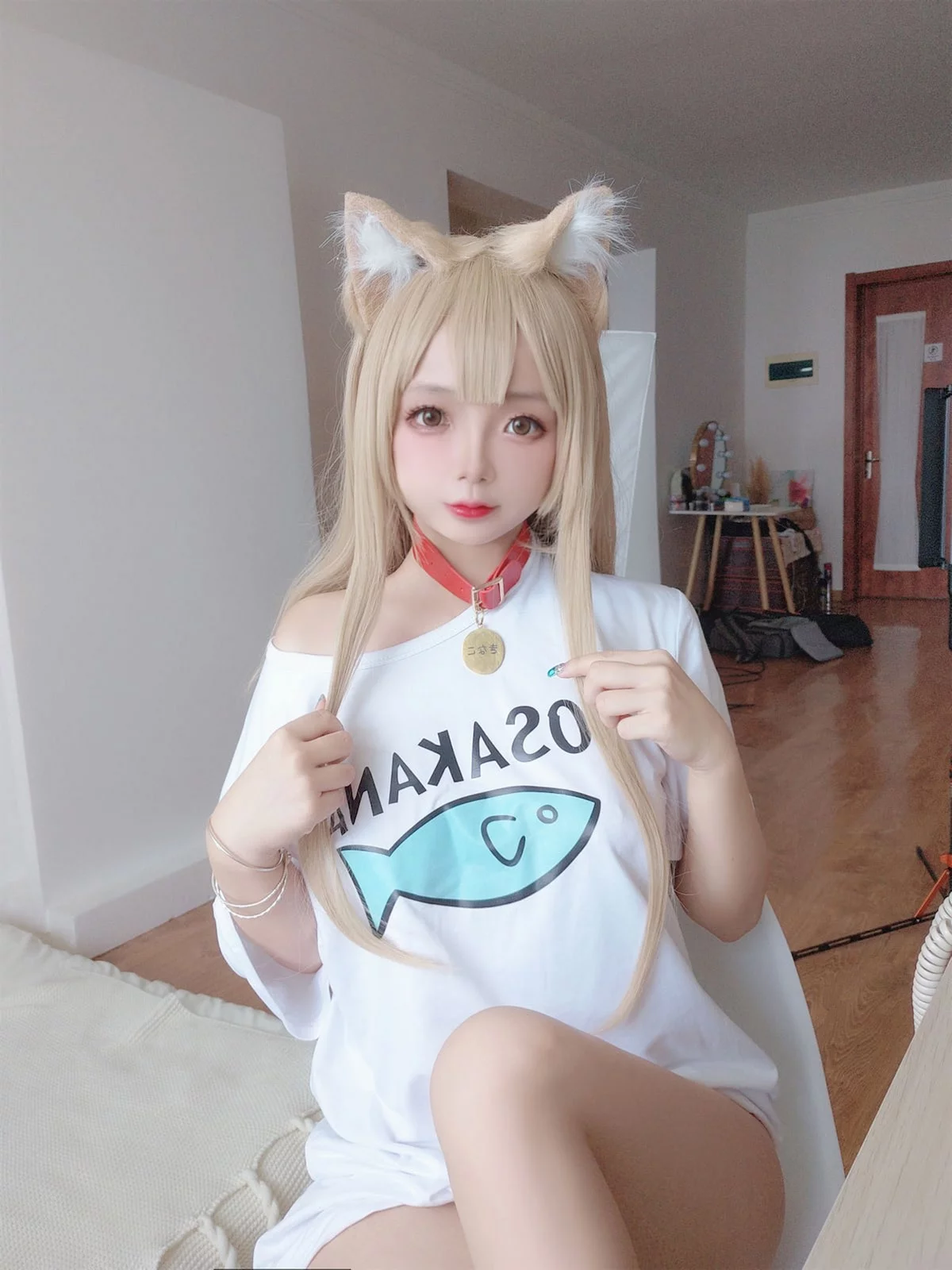 Cosplay美女日奈娇黄豆粉主题私房半脱性感白T露傲人豪乳遮点惹火诱惑写真159P