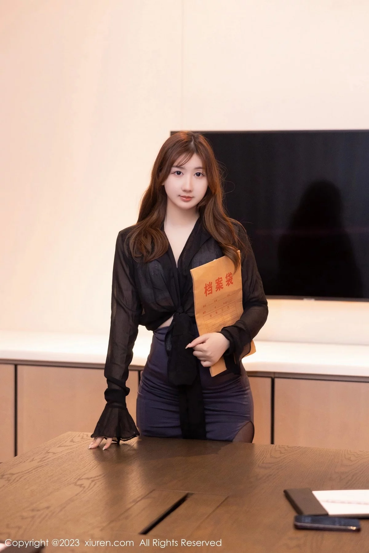XiuRen第6848期_模特江真真性感Ol制服露灰色内衣配超薄黑丝秀丰腴身材诱惑写真78P