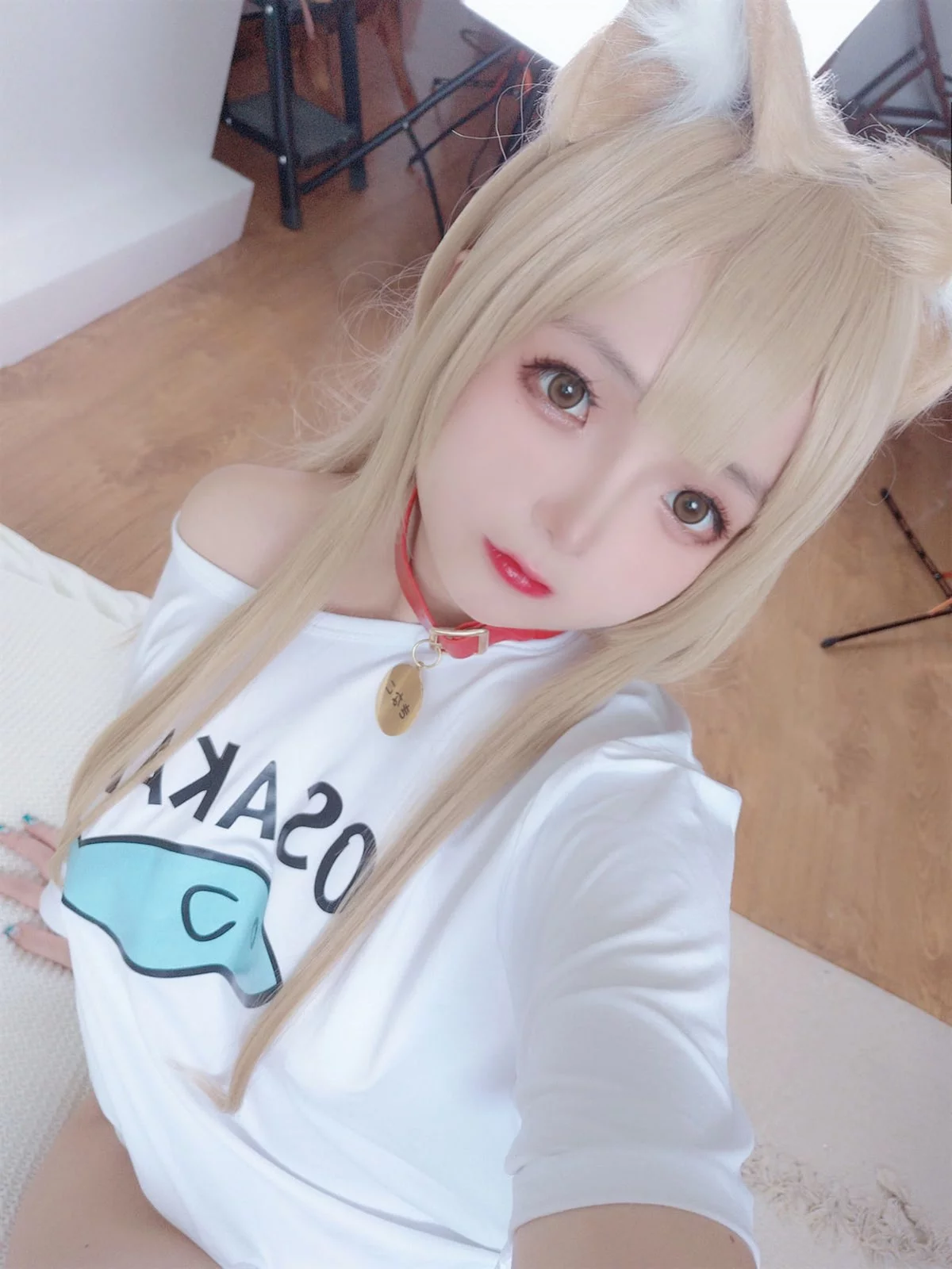 Cosplay美女日奈娇黄豆粉主题私房半脱性感白T露傲人豪乳遮点惹火诱惑写真159P