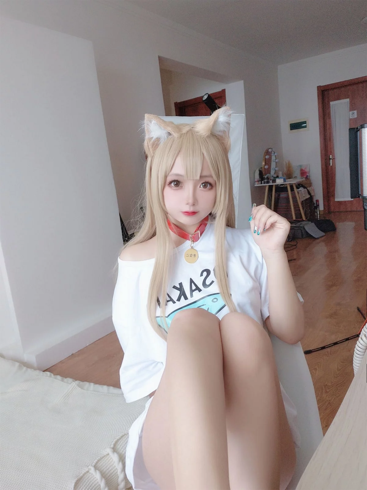 Cosplay美女日奈娇黄豆粉主题私房半脱性感白T露傲人豪乳遮点惹火诱惑写真159P