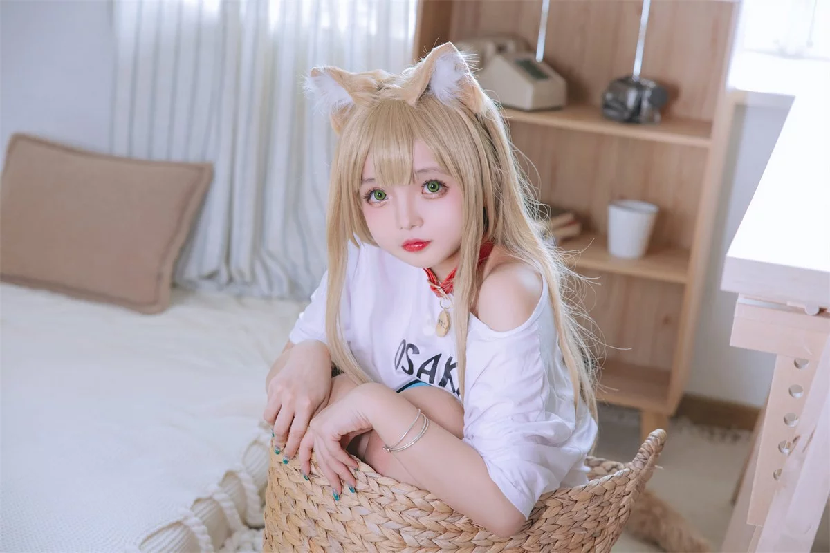 Cosplay美女日奈娇黄豆粉主题私房半脱性感白T露傲人豪乳遮点惹火诱惑写真159P