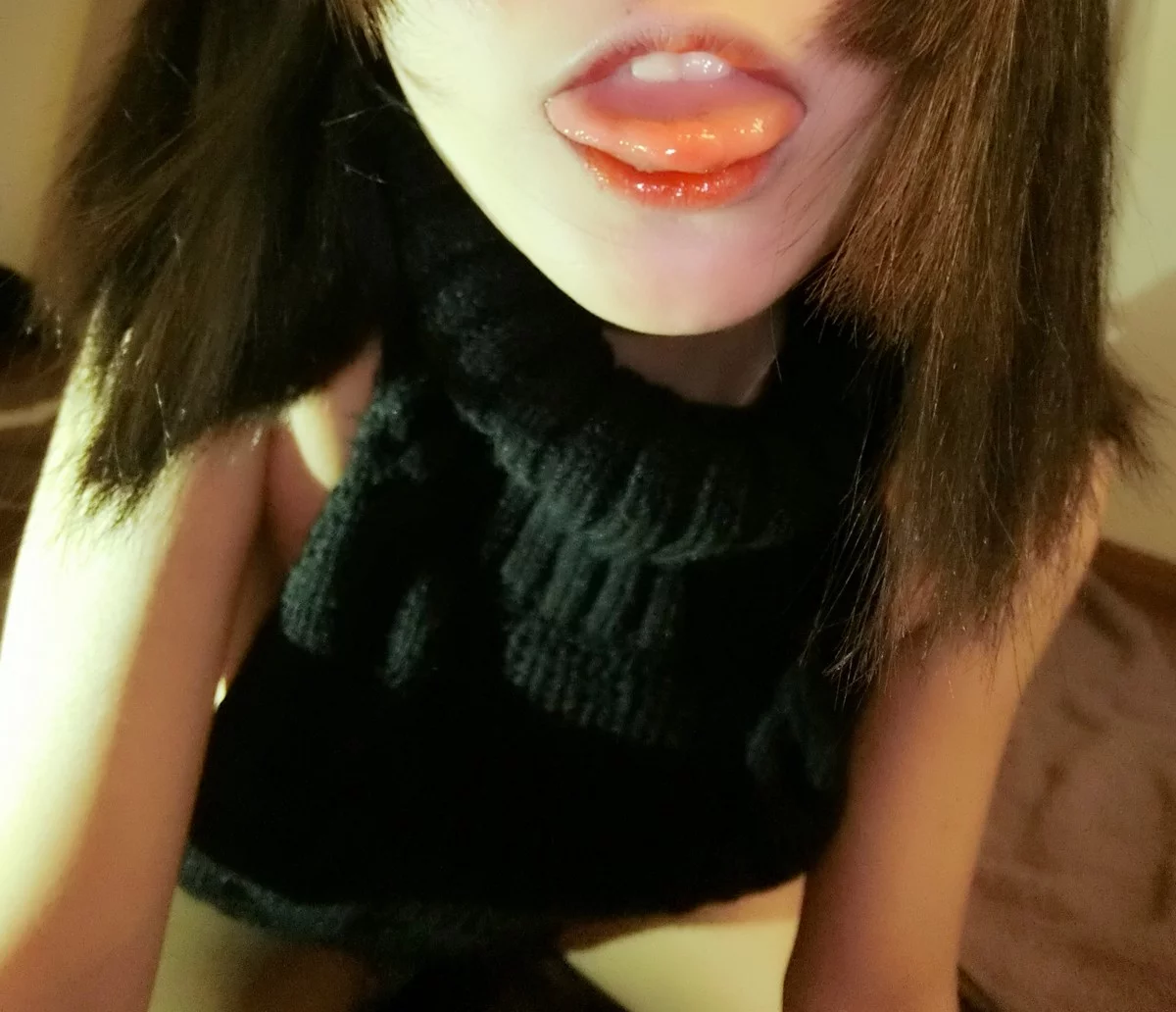 Coser美女布丁大法毛衣黑丝主题私房性感黑色露背毛衣配黑丝袜秀美腿诱惑写真30P