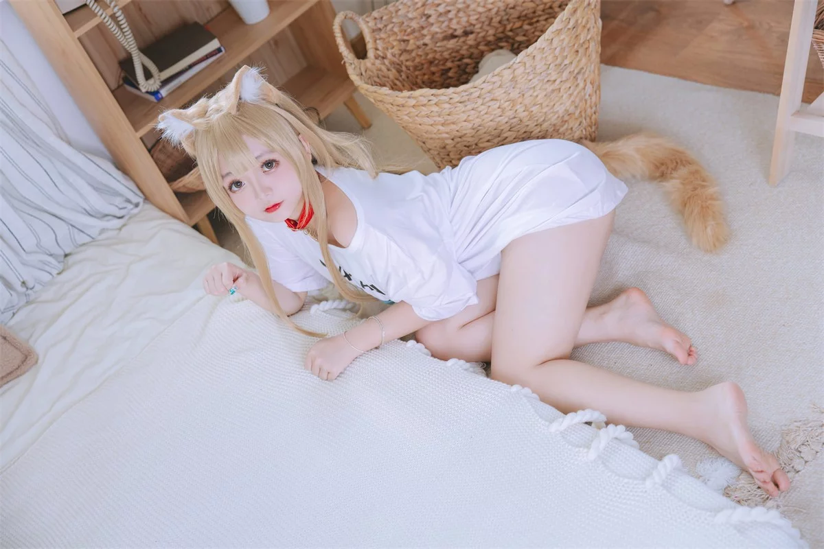 Cosplay美女日奈娇黄豆粉主题私房半脱性感白T露傲人豪乳遮点惹火诱惑写真159P