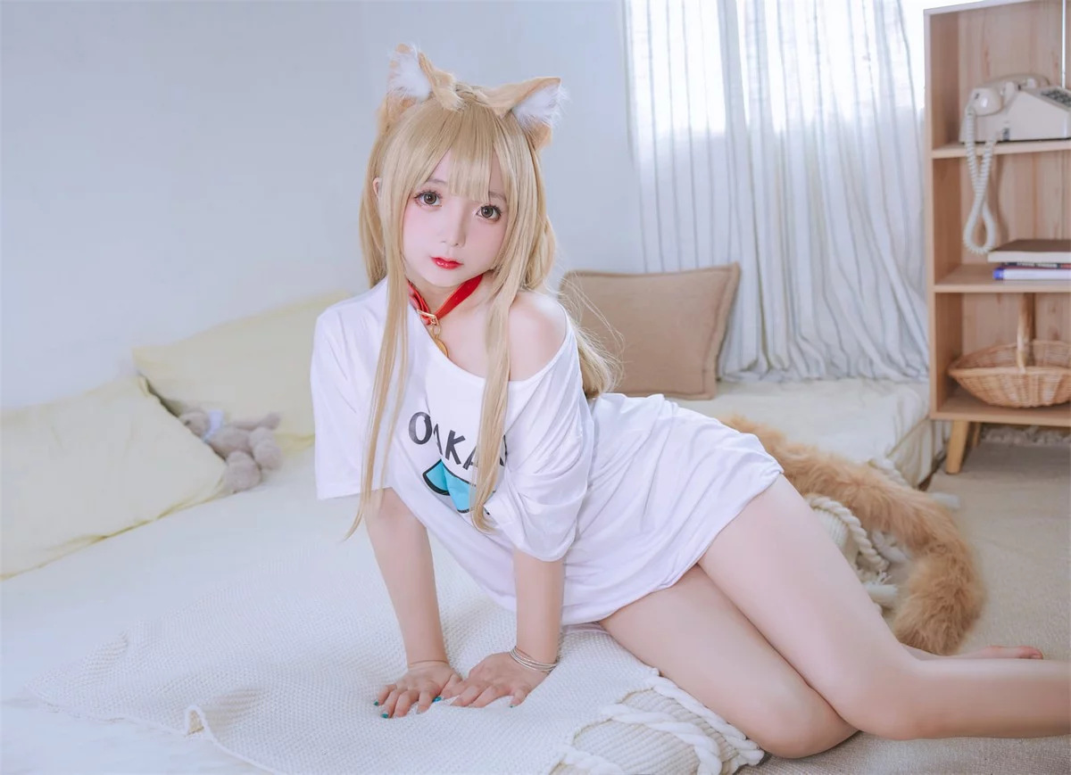 Cosplay美女日奈娇黄豆粉主题私房半脱性感白T露傲人豪乳遮点惹火诱惑写真159P