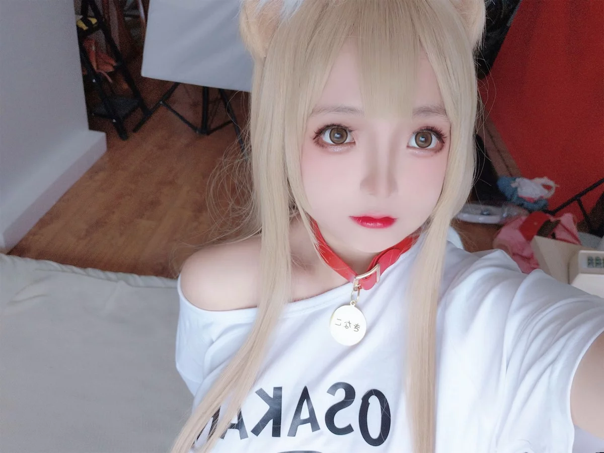 Cosplay美女日奈娇黄豆粉主题私房半脱性感白T露傲人豪乳遮点惹火诱惑写真159P