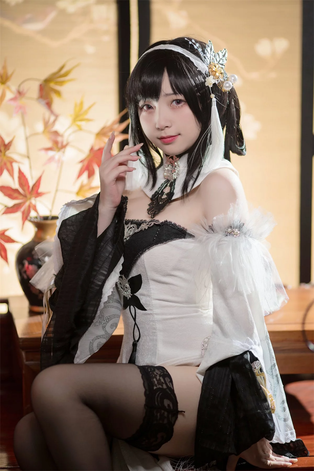 网络美女花铃镇海主题私房性感黑白礼裙配黑色蕾丝袜秀曼妙身姿迷人诱惑写真109P