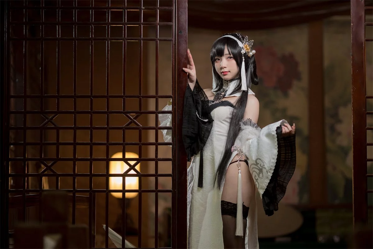 网络美女花铃镇海主题私房性感黑白礼裙配黑色蕾丝袜秀曼妙身姿迷人诱惑写真109P