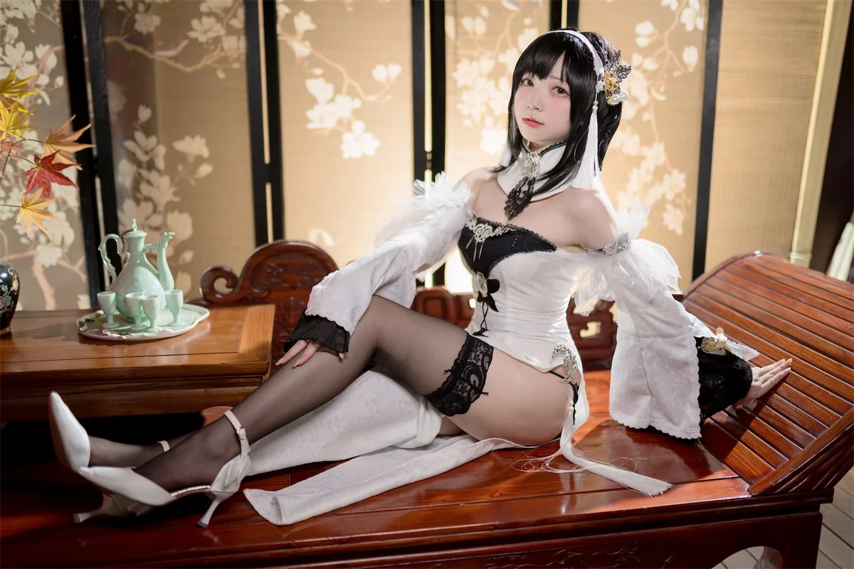 网络美女花铃镇海主题私房性感黑白礼裙配黑色蕾丝袜秀曼妙身姿迷人诱惑写真109P