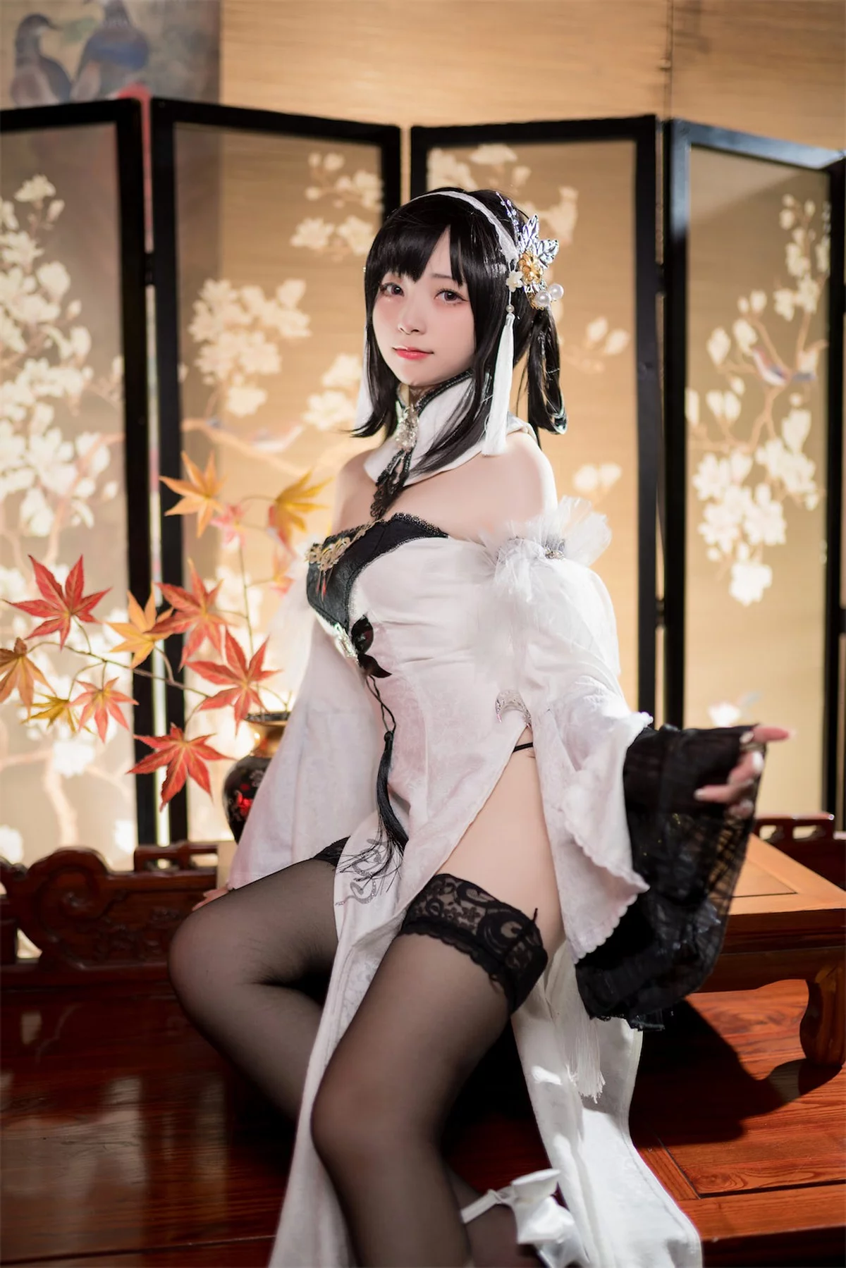 网络美女花铃镇海主题私房性感黑白礼裙配黑色蕾丝袜秀曼妙身姿迷人诱惑写真109P