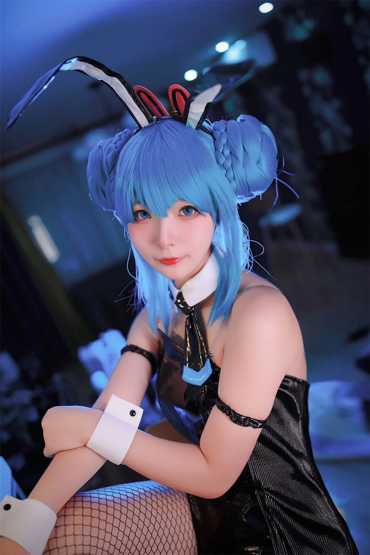 网络美女yuuhui玉汇初音黑兔主题性感黑色皮质连体衣配黑丝网袜秀翘臀诱惑写真47P