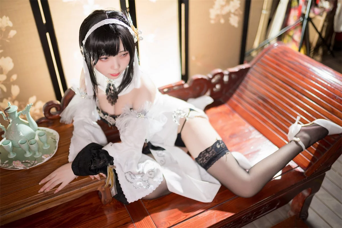 网络美女花铃镇海主题私房性感黑白礼裙配黑色蕾丝袜秀曼妙身姿迷人诱惑写真109P