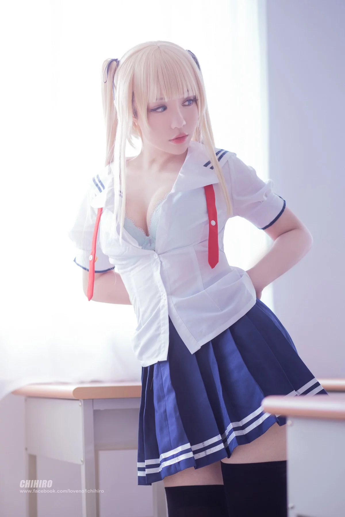 Coser美女叫我千寻大人英梨梨主题脱学生制服露白色内衣秀完美身材诱惑写真54P