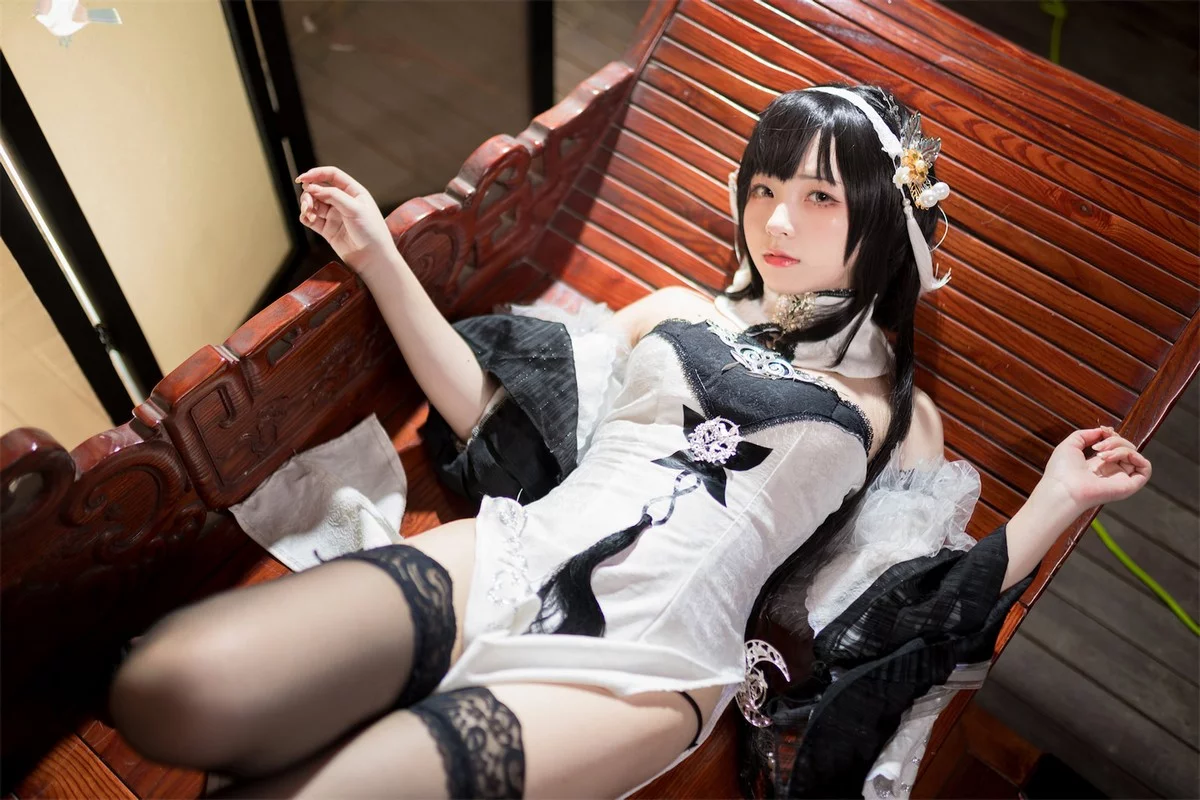 网络美女花铃镇海主题私房性感黑白礼裙配黑色蕾丝袜秀曼妙身姿迷人诱惑写真109P
