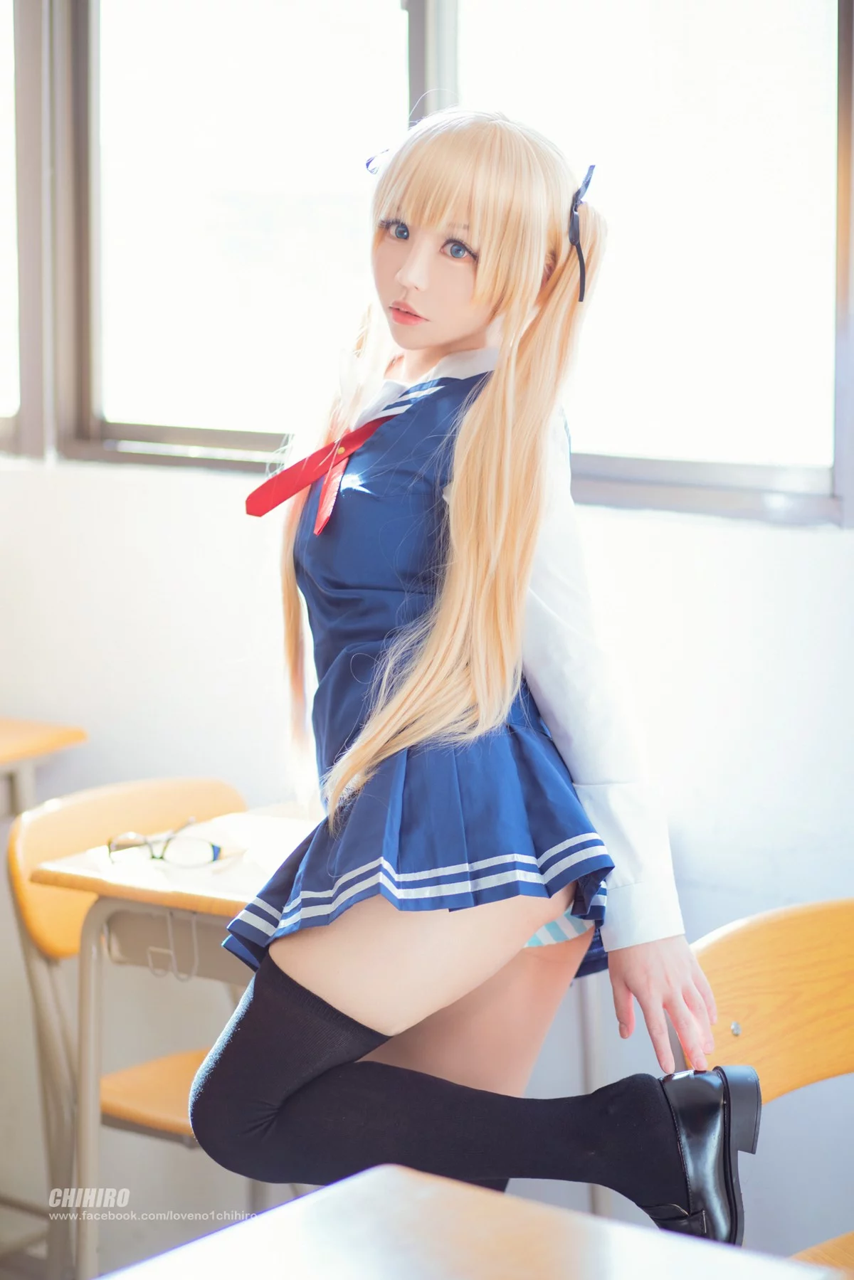 Coser美女叫我千寻大人英梨梨主题脱学生制服露白色内衣秀完美身材诱惑写真54P