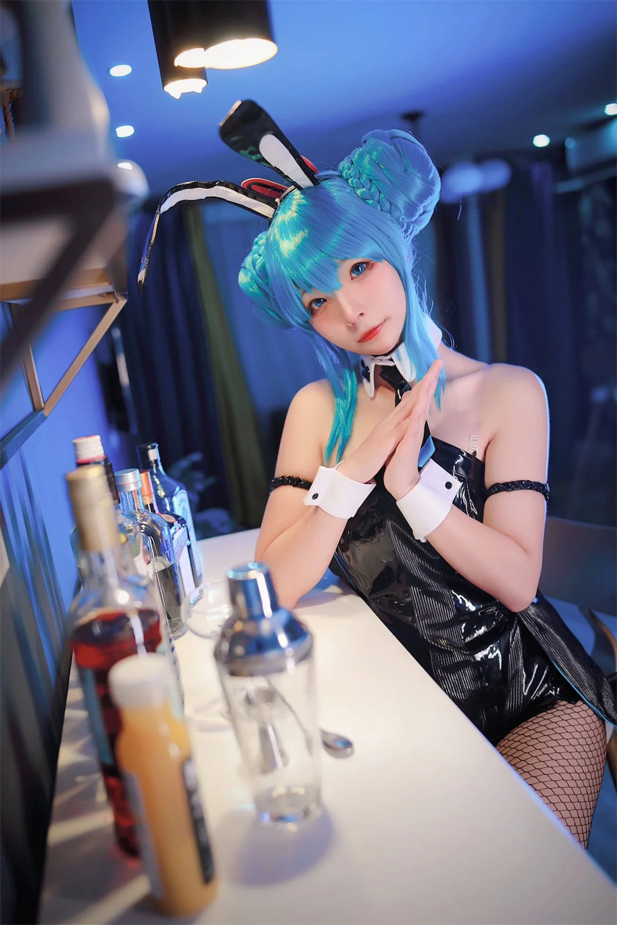 网络美女yuuhui玉汇初音黑兔主题性感黑色皮质连体衣配黑丝网袜秀翘臀诱惑写真47P