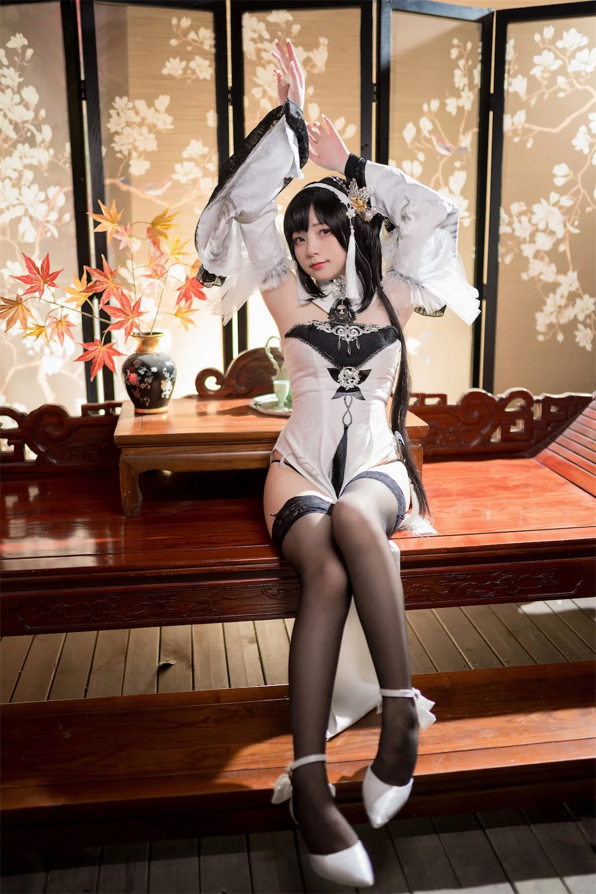 网络美女花铃镇海主题私房性感黑白礼裙配黑色蕾丝袜秀曼妙身姿迷人诱惑写真109P