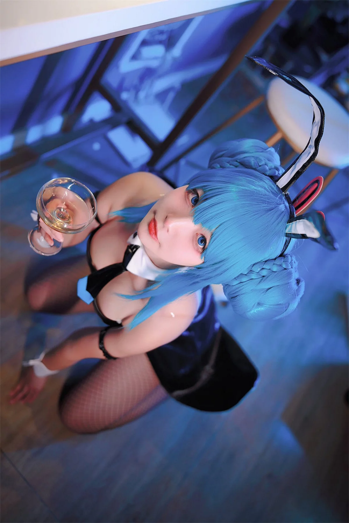 网络美女yuuhui玉汇初音黑兔主题性感黑色皮质连体衣配黑丝网袜秀翘臀诱惑写真47P