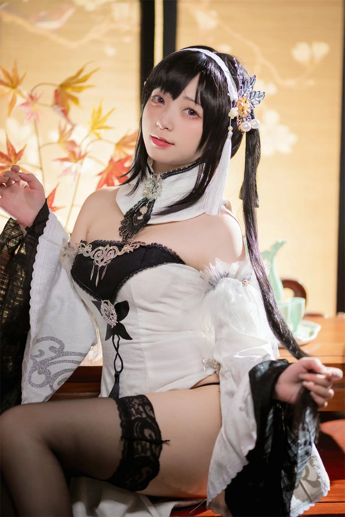 网络美女花铃镇海主题私房性感黑白礼裙配黑色蕾丝袜秀曼妙身姿迷人诱惑写真109P