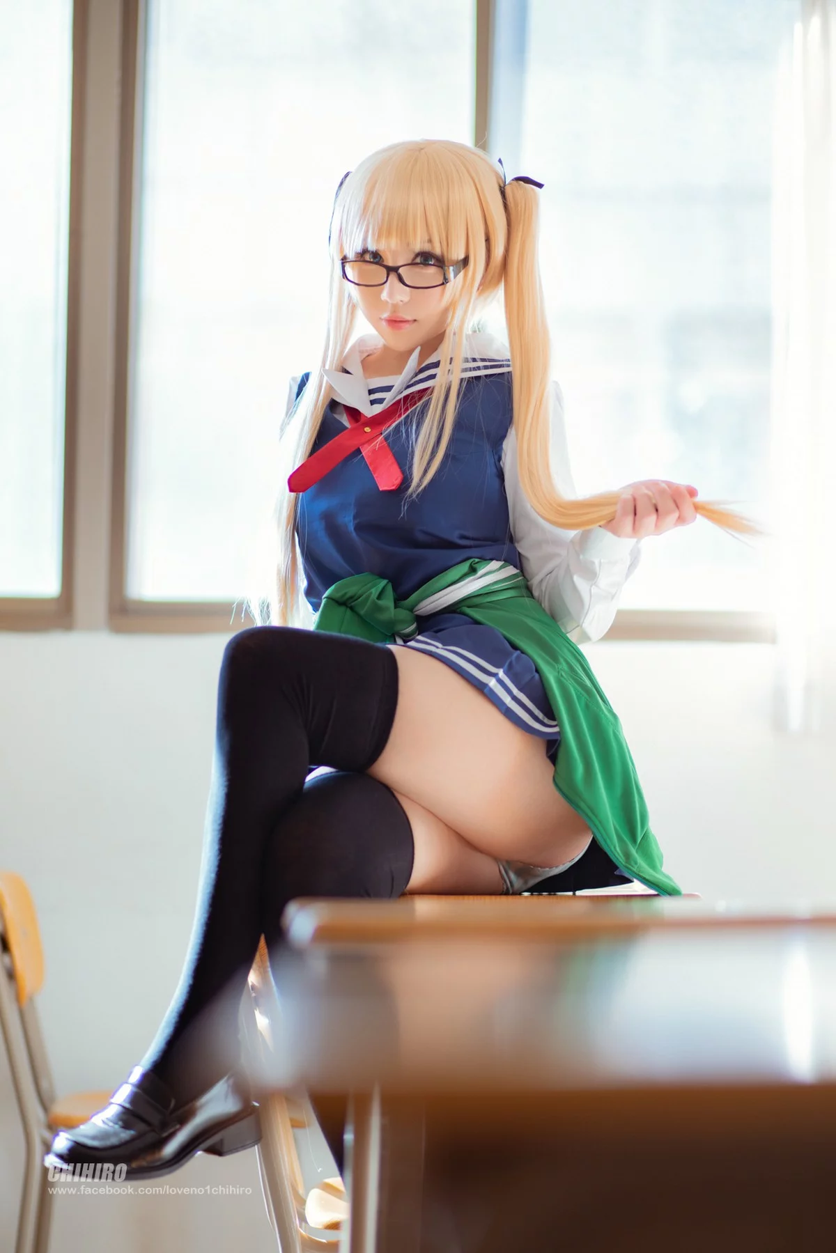 Coser美女叫我千寻大人英梨梨主题脱学生制服露白色内衣秀完美身材诱惑写真54P