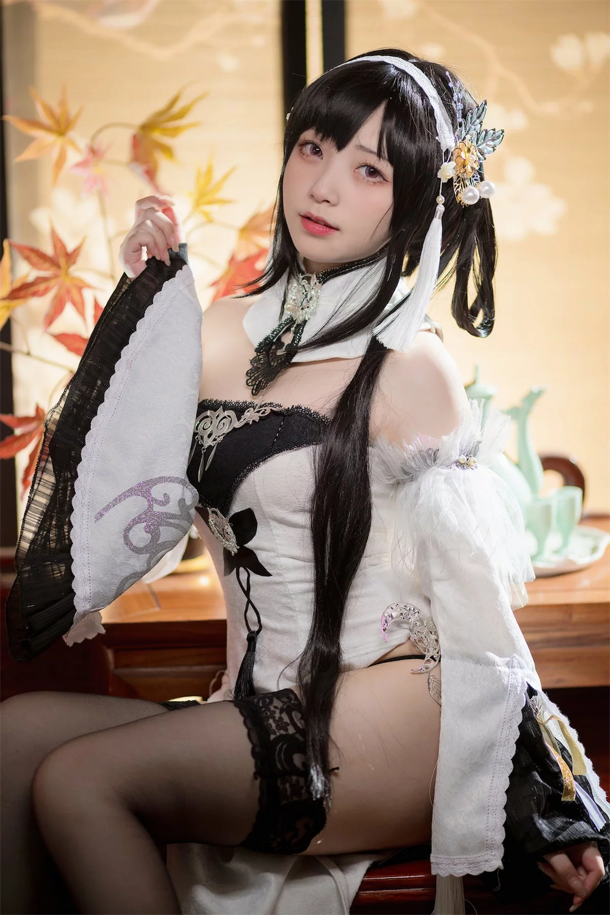 网络美女花铃镇海主题私房性感黑白礼裙配黑色蕾丝袜秀曼妙身姿迷人诱惑写真109P