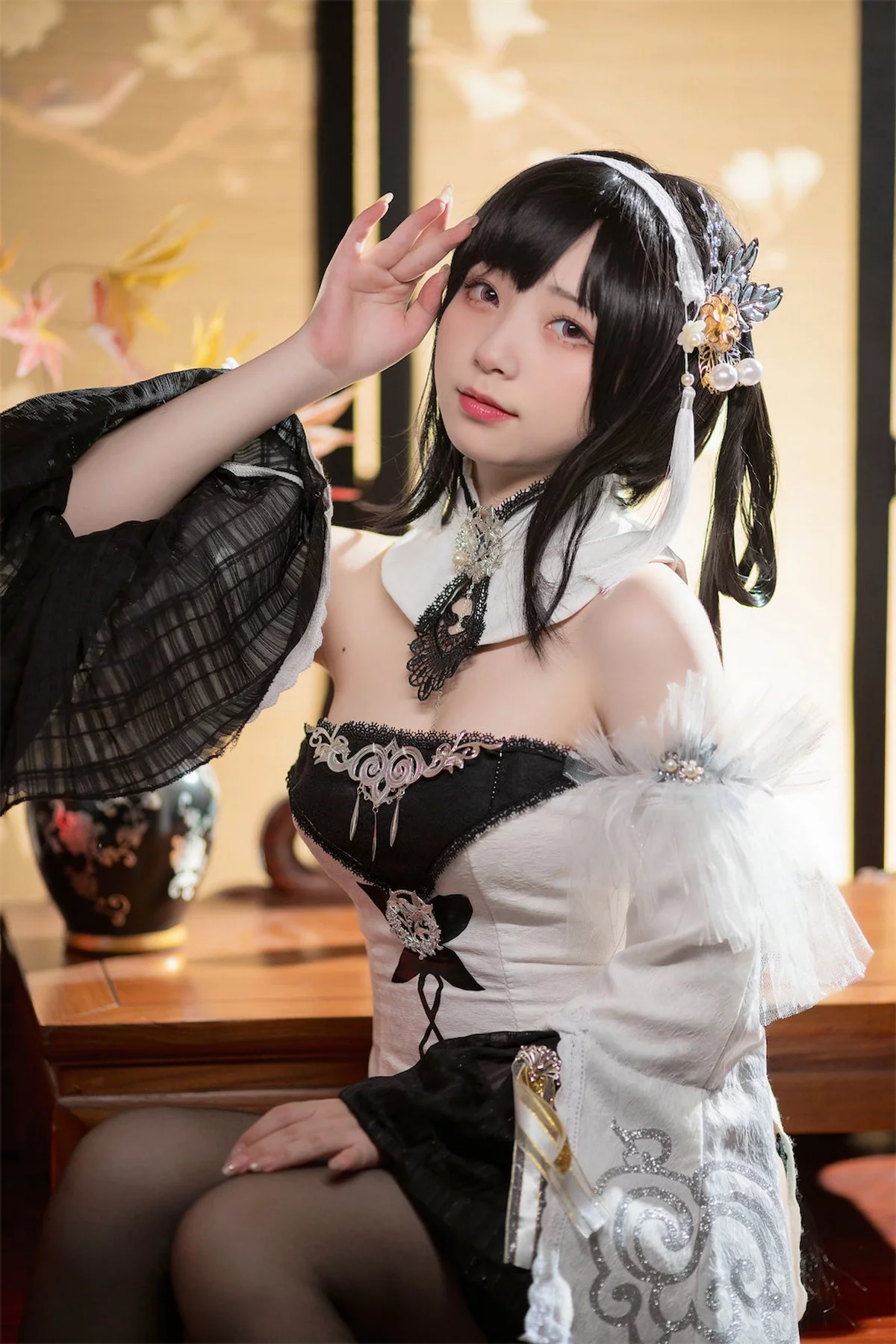 网络美女花铃镇海主题私房性感黑白礼裙配黑色蕾丝袜秀曼妙身姿迷人诱惑写真109P