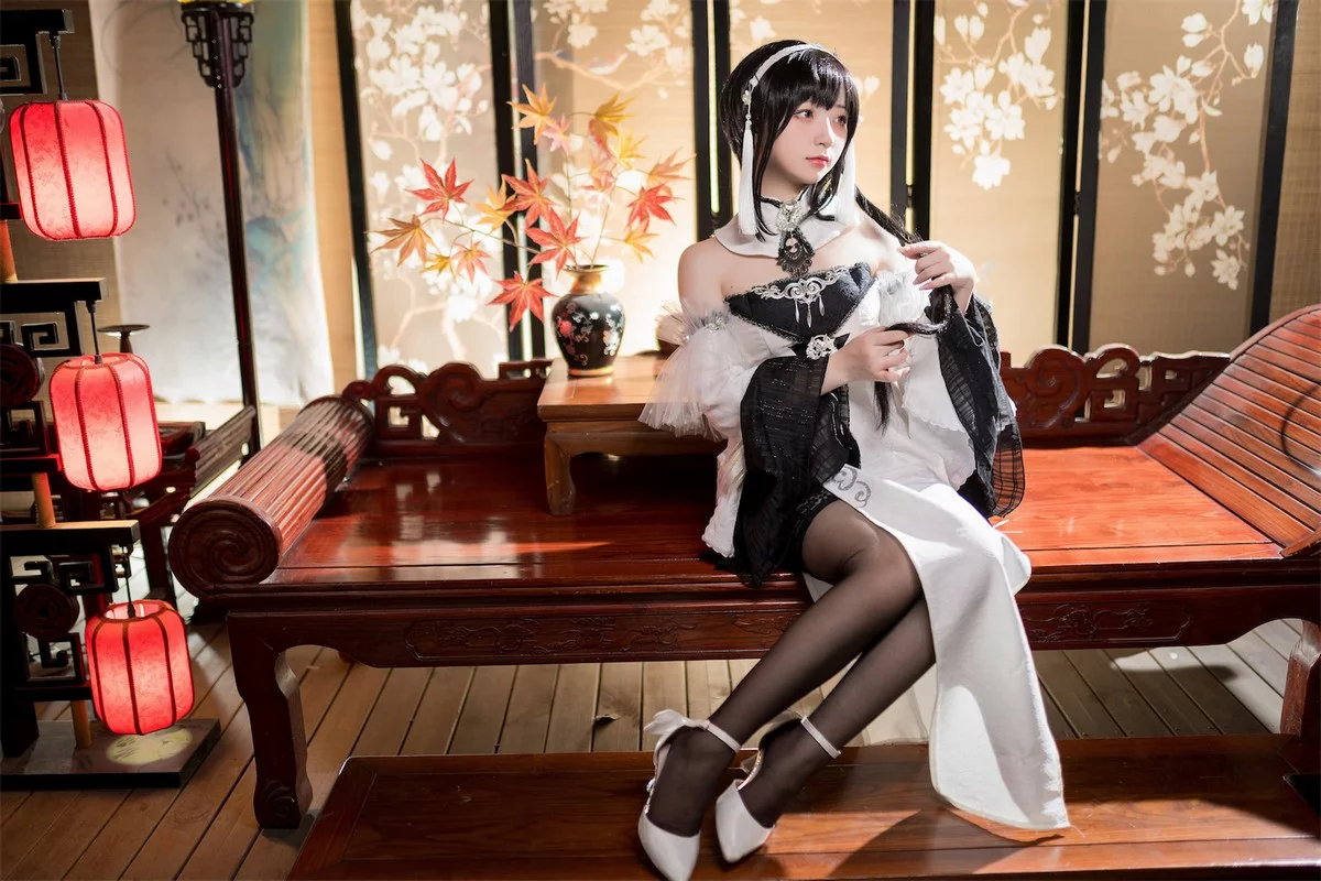 网络美女花铃镇海主题私房性感黑白礼裙配黑色蕾丝袜秀曼妙身姿迷人诱惑写真109P