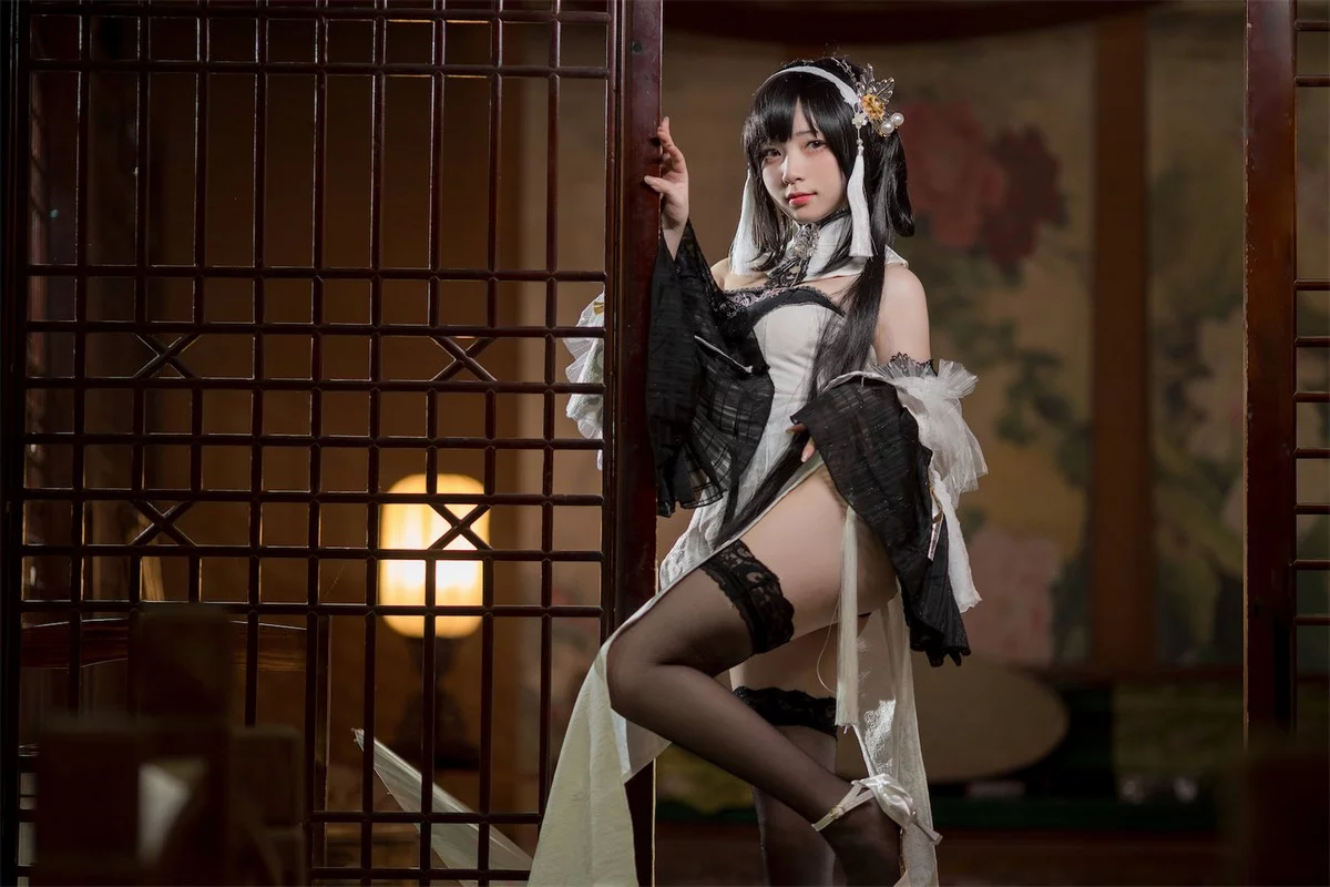 网络美女花铃镇海主题私房性感黑白礼裙配黑色蕾丝袜秀曼妙身姿迷人诱惑写真109P