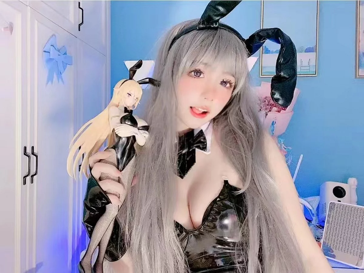 网红美女佳佳拖把兔女郎主题性感低胸皮质连体衣配黑丝网袜秀完美身材诱惑写真131P