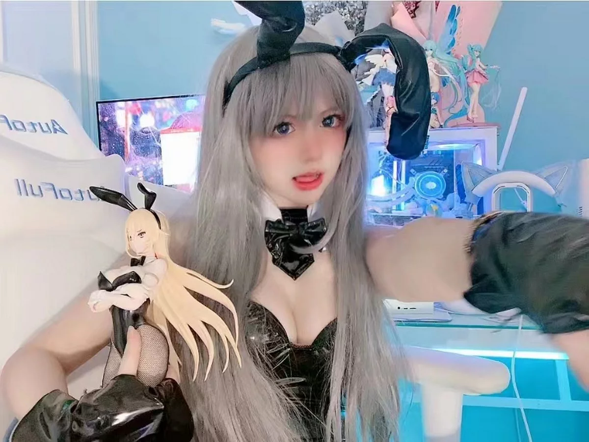 网红美女佳佳拖把兔女郎主题性感低胸皮质连体衣配黑丝网袜秀完美身材诱惑写真131P