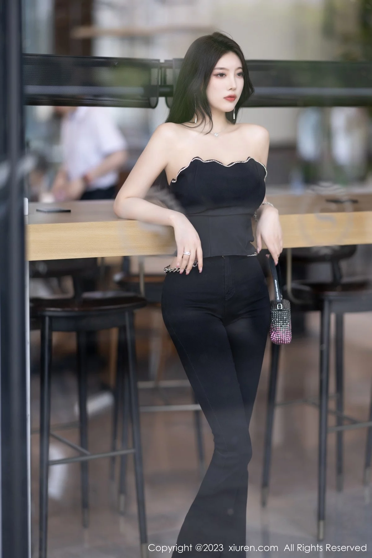 XiuRen第6866期_女神杨晨晨Yome性感轻透蕾丝连体衣秀丰腴身材完美诱惑写真90P