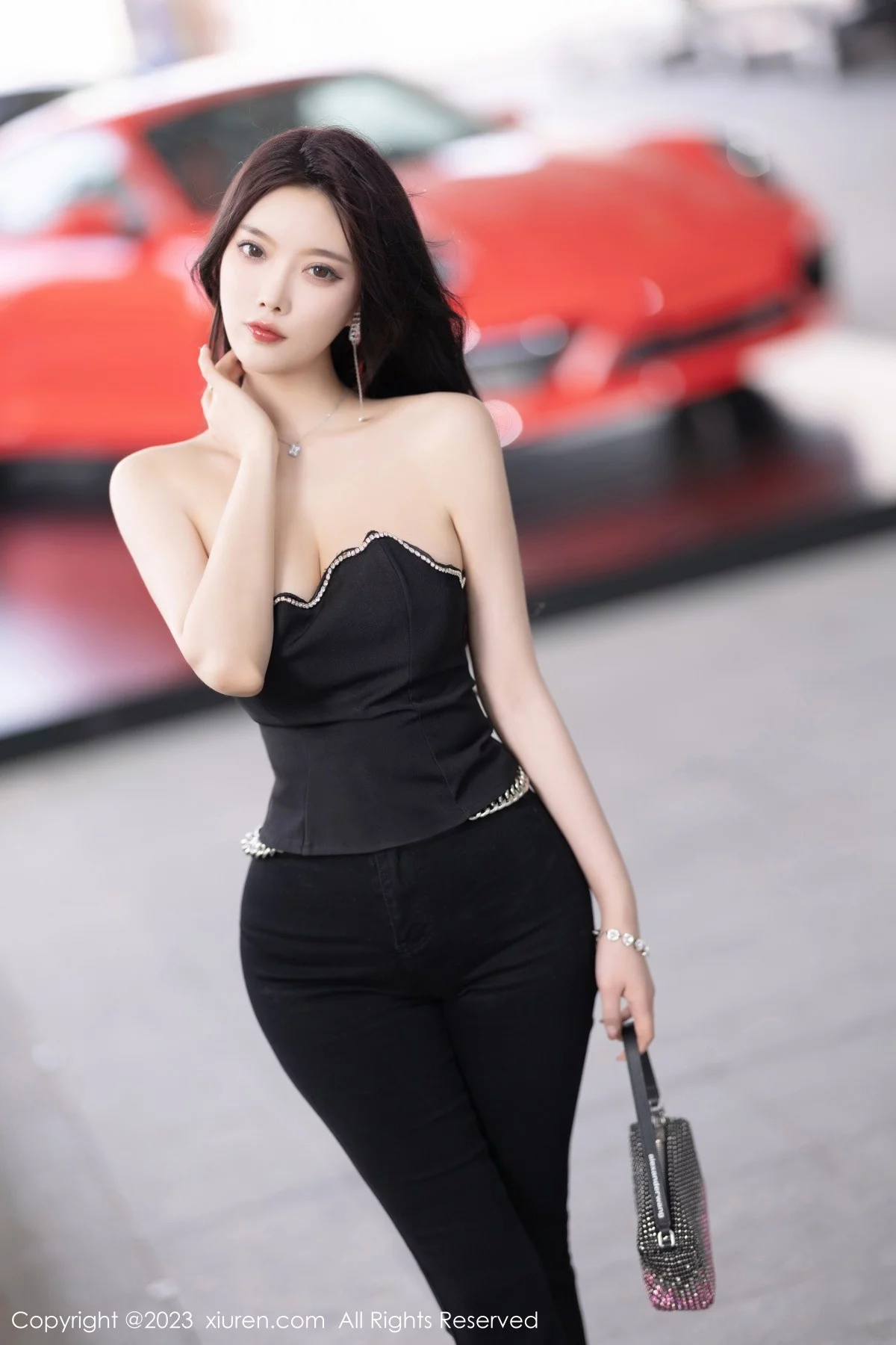 XiuRen第6866期_女神杨晨晨Yome性感轻透蕾丝连体衣秀丰腴身材完美诱惑写真90P