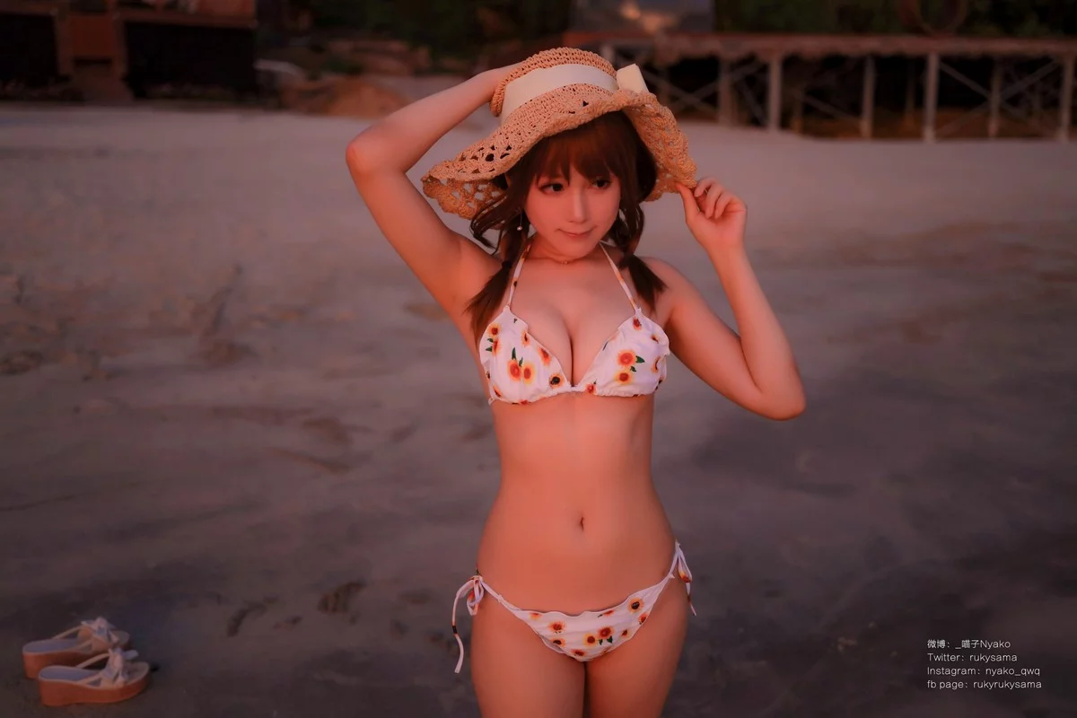 网络美女Nyako喵子向日葵比基尼主题海边沙滩性感比基尼秀完美身材诱惑写真66P