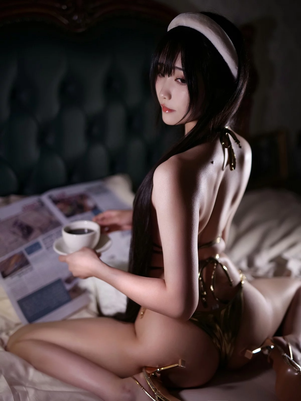 网红美女晓美妈乱室佳人主题私房床上性感金色内衣秀完美身材迷人诱惑写真61P