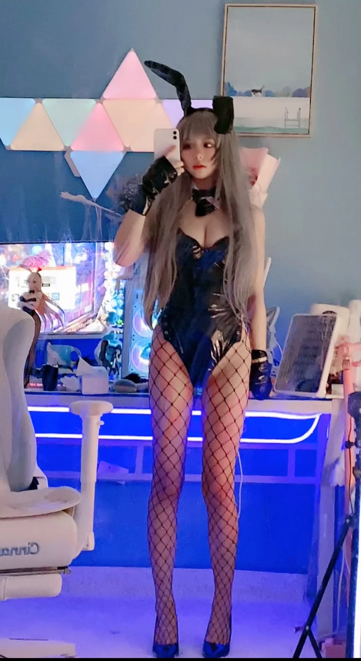 网红美女佳佳拖把兔女郎主题性感低胸皮质连体衣配黑丝网袜秀完美身材诱惑写真131P