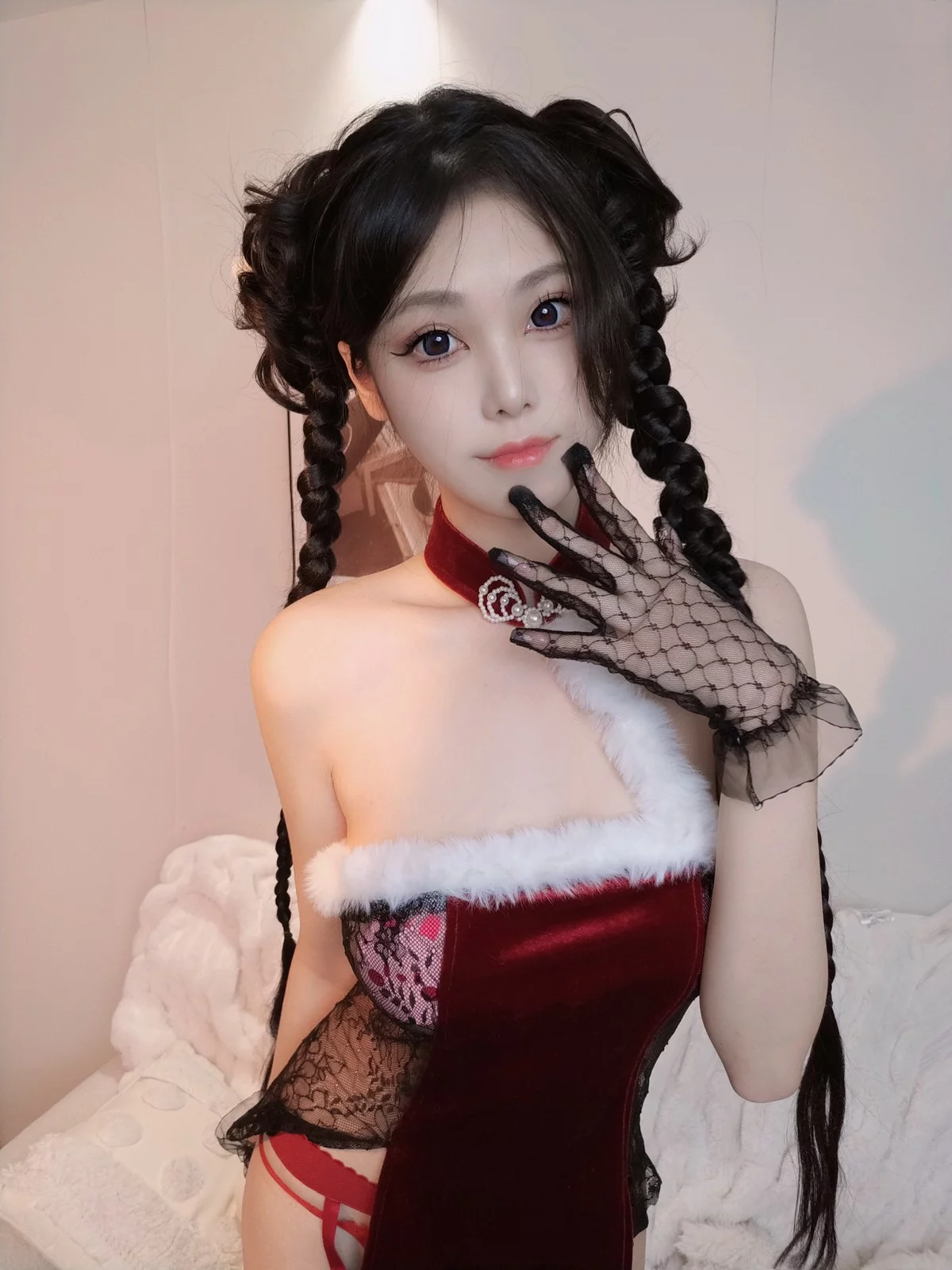 萌系小姐姐蜜汁猫裘发财玉兔主题性感低胸情趣旗袍装半脱露豪乳遮点诱惑写真38P