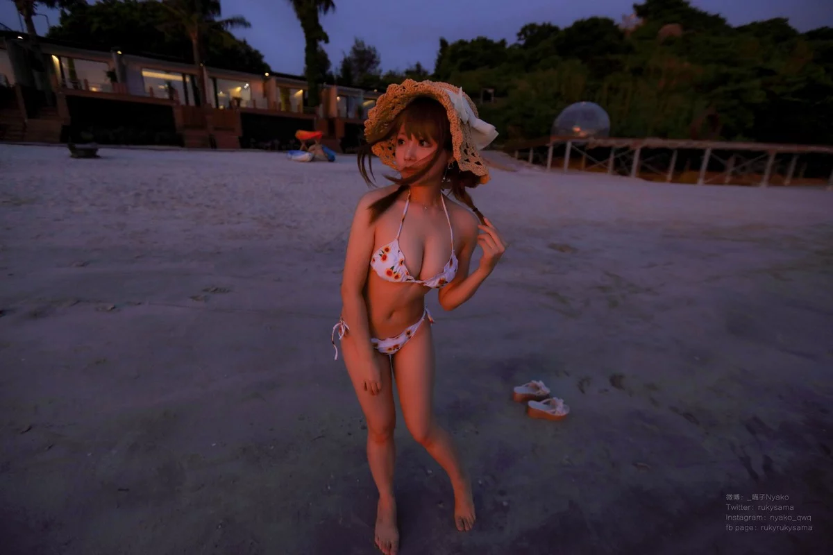 网络美女Nyako喵子向日葵比基尼主题海边沙滩性感比基尼秀完美身材诱惑写真66P