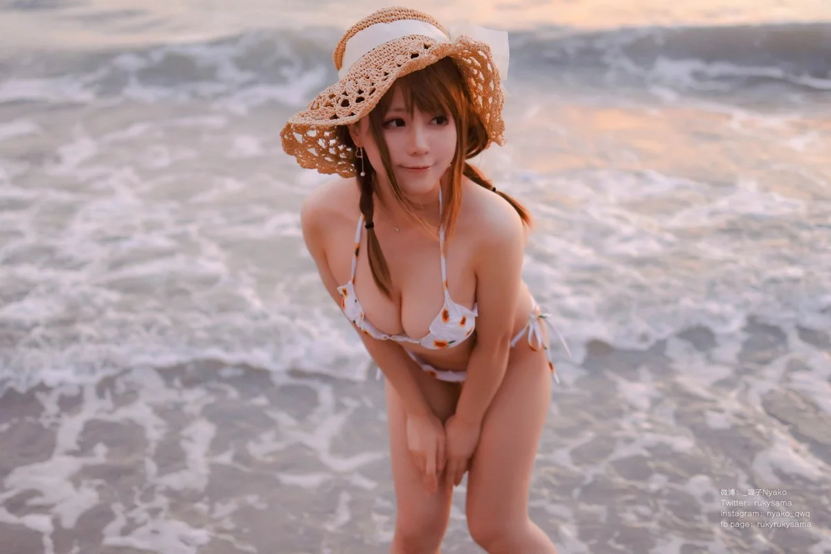 网络美女Nyako喵子向日葵比基尼主题海边沙滩性感比基尼秀完美身材诱惑写真66P