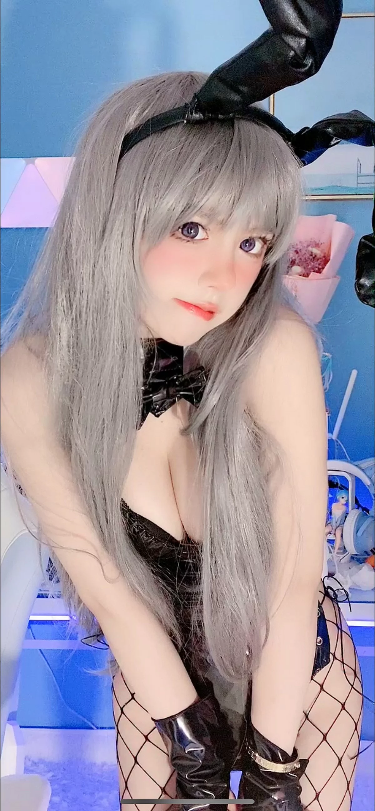 网红美女佳佳拖把兔女郎主题性感低胸皮质连体衣配黑丝网袜秀完美身材诱惑写真131P