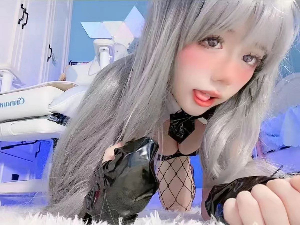 网红美女佳佳拖把兔女郎主题性感低胸皮质连体衣配黑丝网袜秀完美身材诱惑写真131P