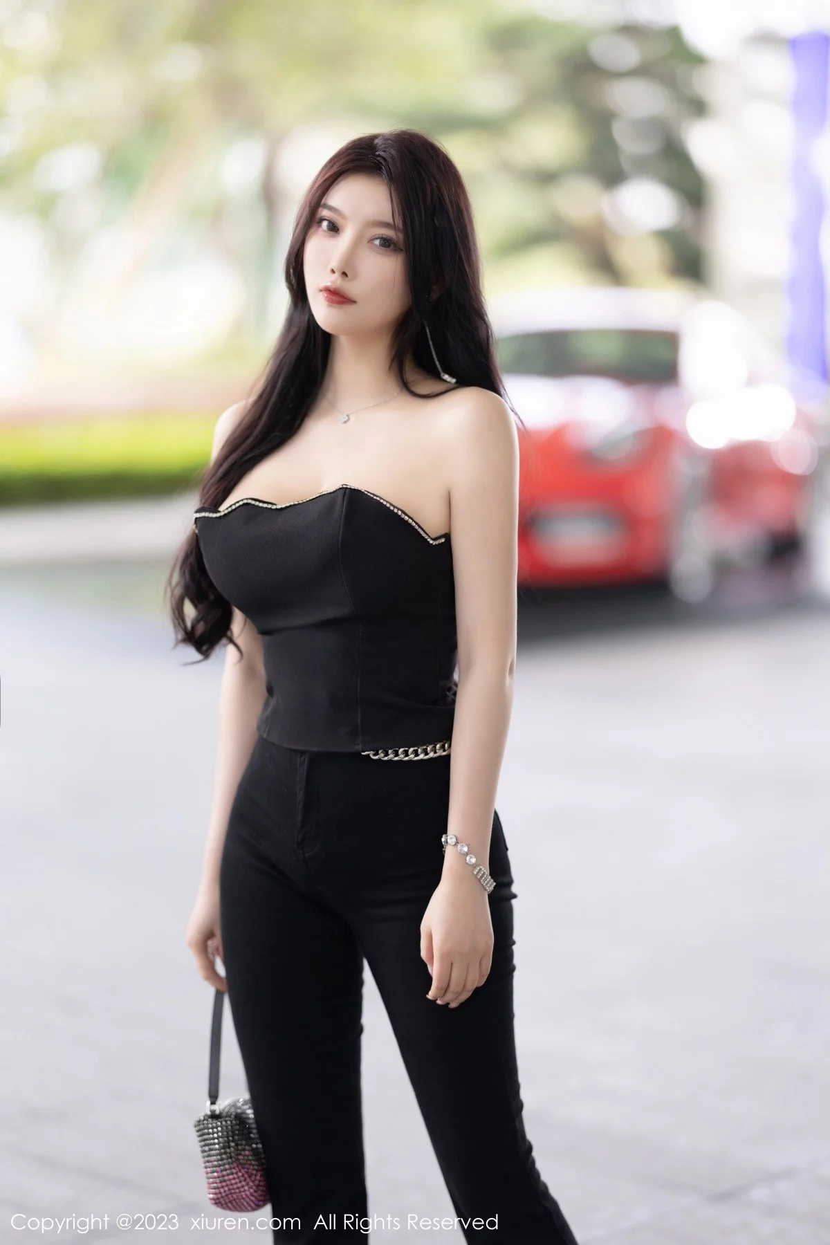 XiuRen第6866期_女神杨晨晨Yome性感轻透蕾丝连体衣秀丰腴身材完美诱惑写真90P