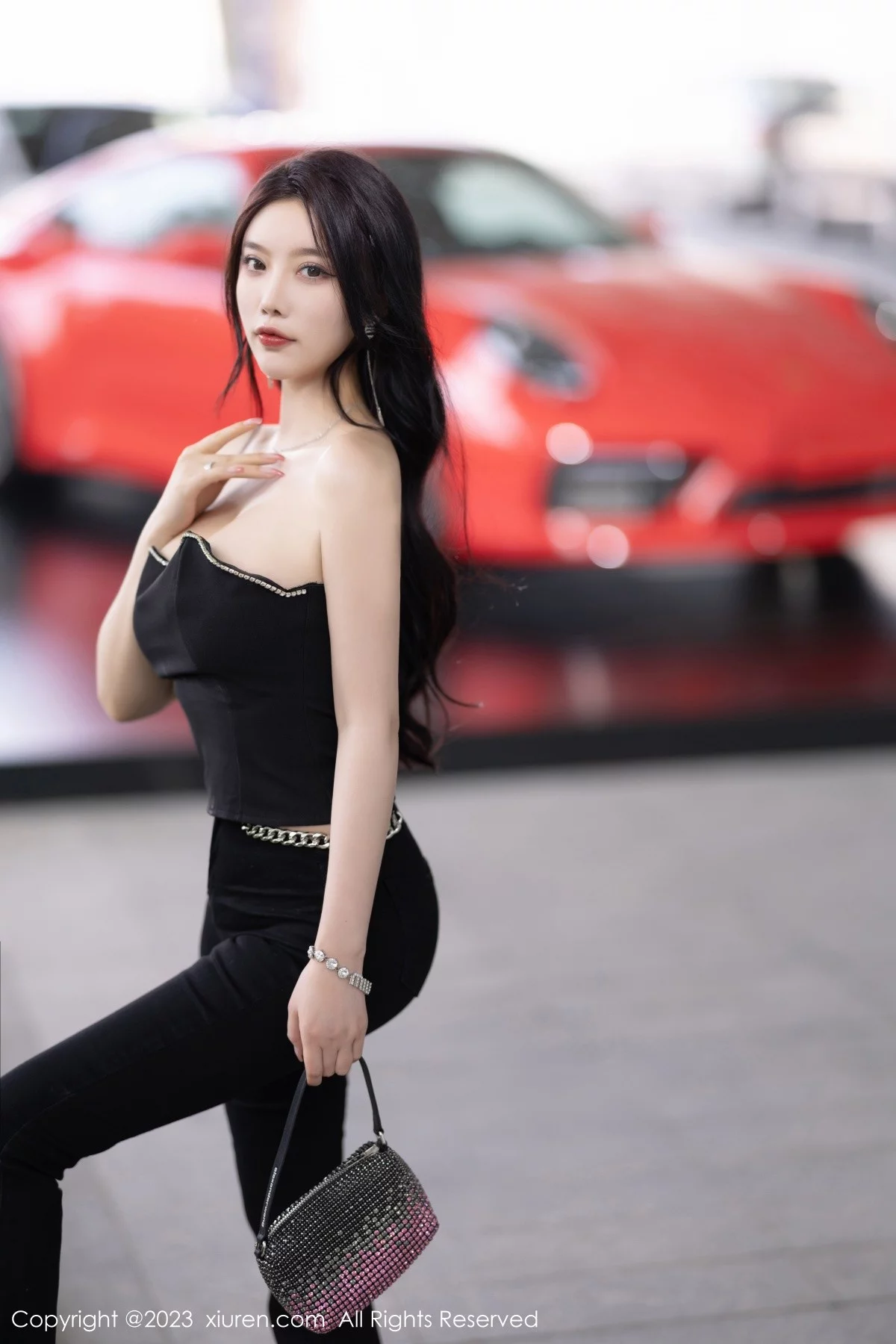 XiuRen第6866期_女神杨晨晨Yome性感轻透蕾丝连体衣秀丰腴身材完美诱惑写真90P