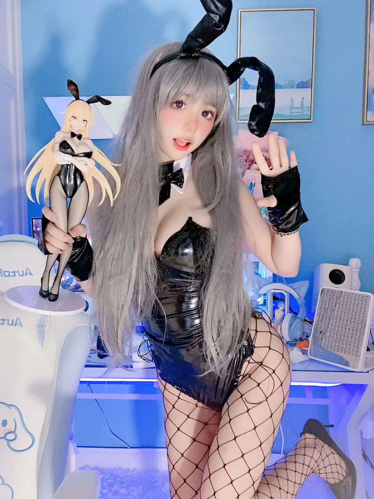 网红美女佳佳拖把兔女郎主题性感低胸皮质连体衣配黑丝网袜秀完美身材诱惑写真131P