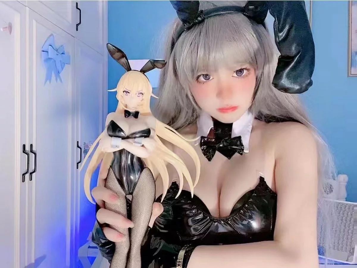 网红美女佳佳拖把兔女郎主题性感低胸皮质连体衣配黑丝网袜秀完美身材诱惑写真131P