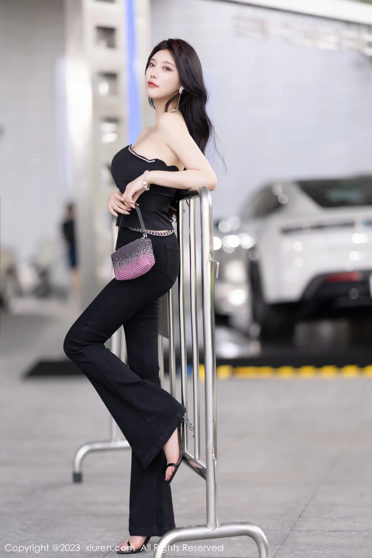 XiuRen第6866期_女神杨晨晨Yome性感轻透蕾丝连体衣秀丰腴身材完美诱惑写真90P