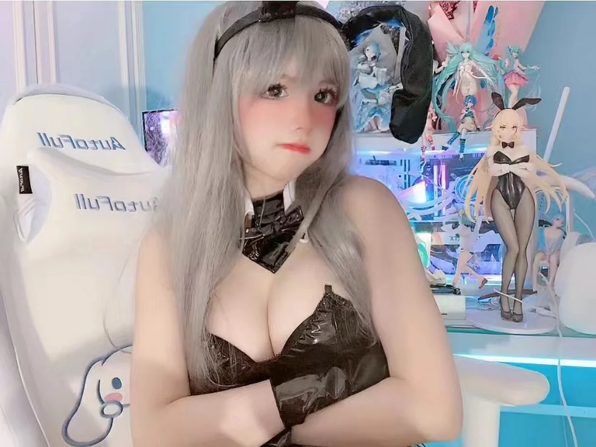 网红美女佳佳拖把兔女郎主题性感低胸皮质连体衣配黑丝网袜秀完美身材诱惑写真131P
