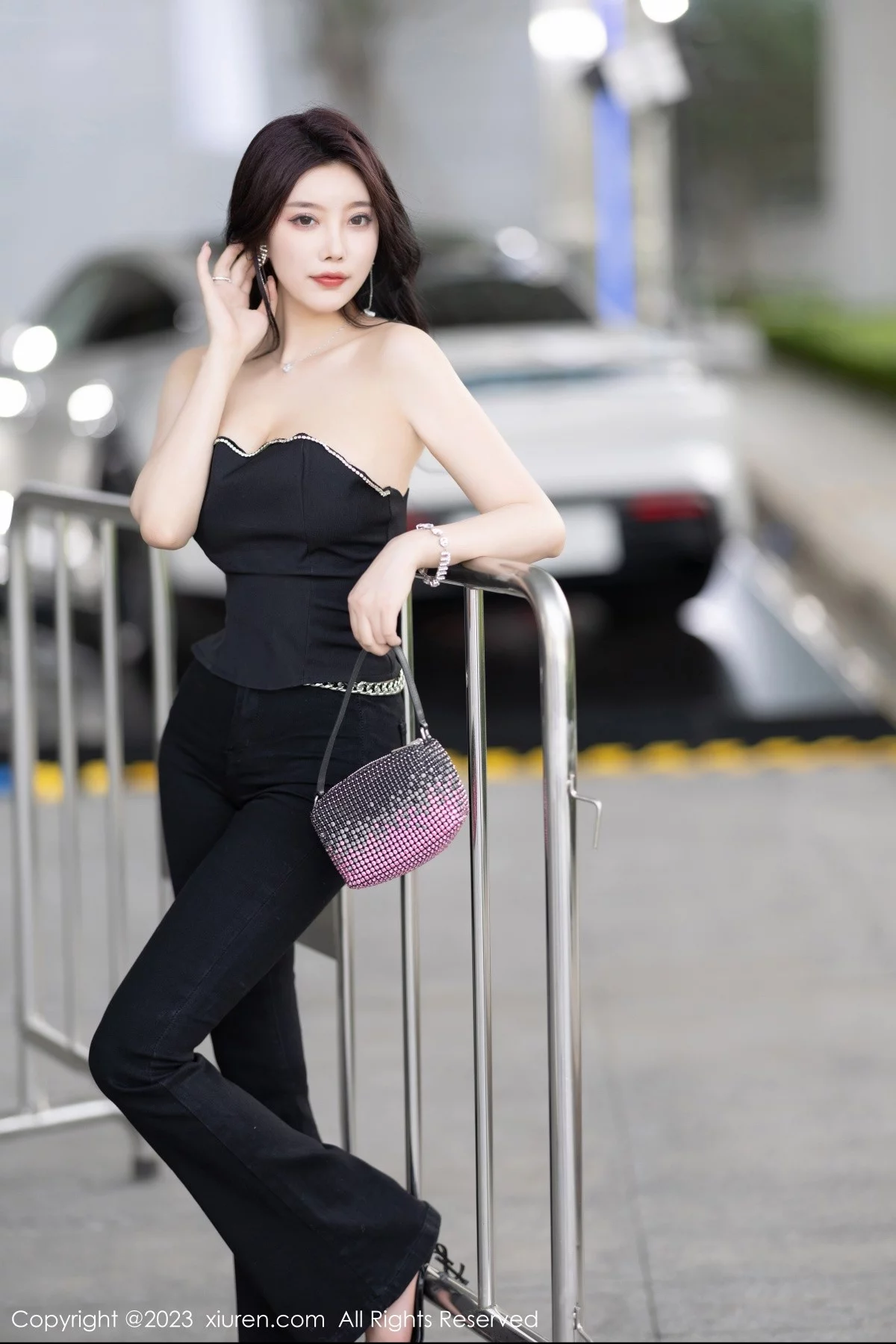 XiuRen第6866期_女神杨晨晨Yome性感轻透蕾丝连体衣秀丰腴身材完美诱惑写真90P