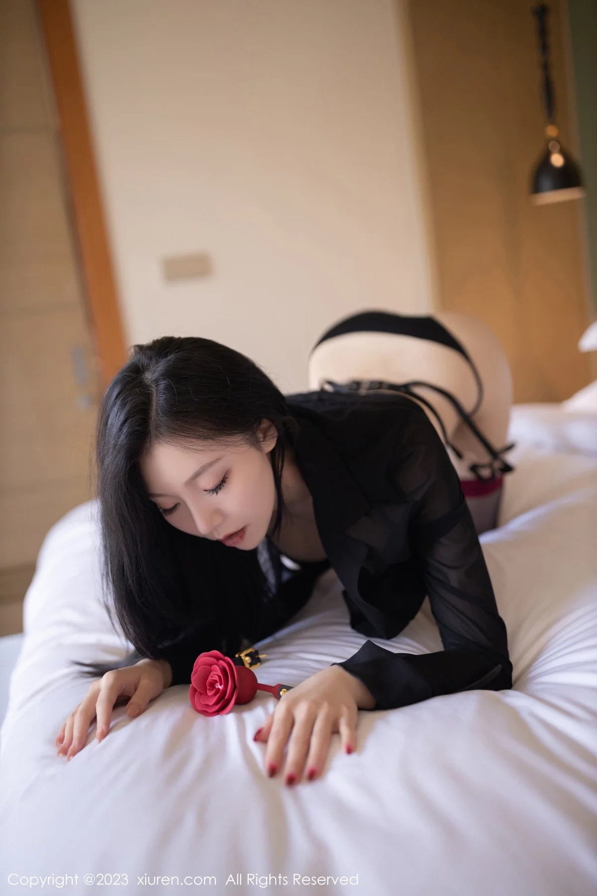 XiuRen第6867期_模特安然anran私房性感黑色内衣配黑丝吊袜秀曼妙身姿诱惑写真80P